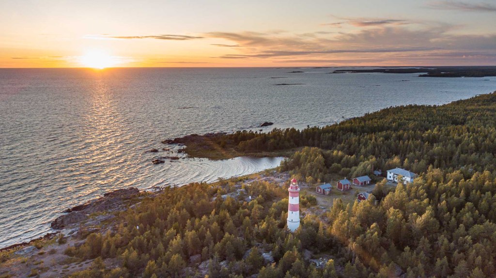 Yöni majakanvartijana – Sälgrund lumoaa&nbsp;rauhallaan